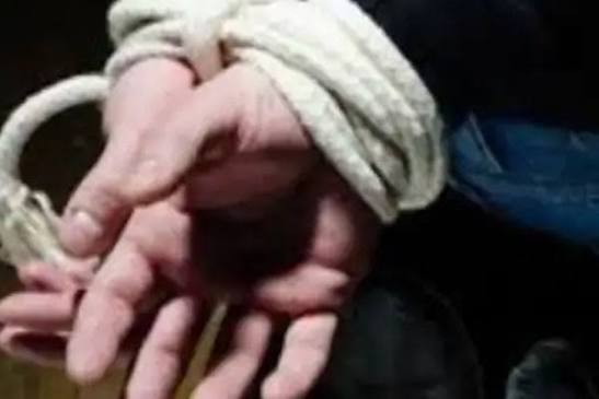 जयपुर से युवक का किडनैप कर 20 लाख फिरौती मांगी: 65 KM दूर उठा ले गए ,1.50 लाख वसूलकर हाथ-पैर बांधकर चलती कार से फेंका