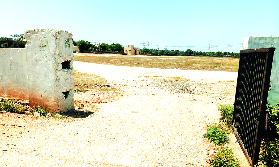 महात्मां गांधी खेल स्टेडियम बिराजपुरा बस्सी...   स्टेडियम ‘खेल का मंदिर’ बना रहना चाहिए, ना कि नशेडियों का अड्डा
