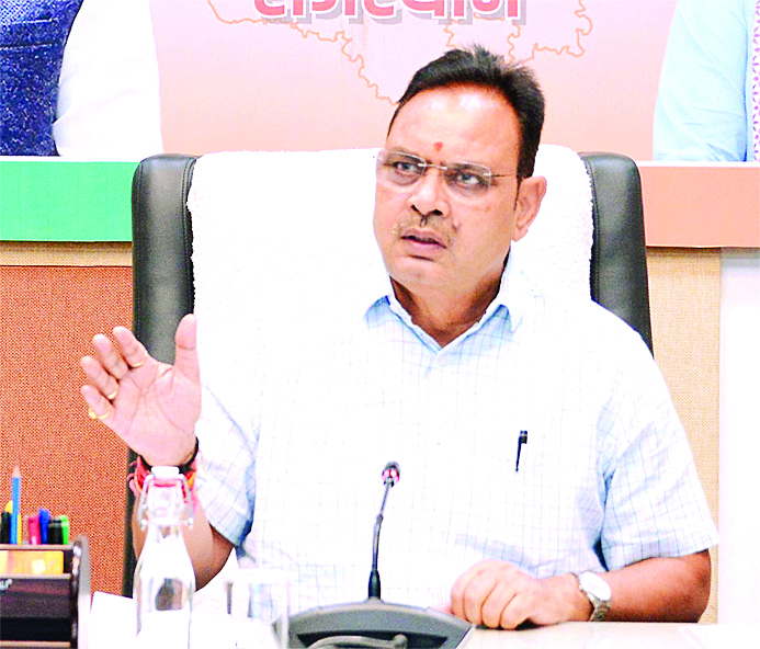 बकाया वसूली में लाएं तेजी, राजस्व प्रकरणों का हो शीघ्र निस्तारण: सीएम भजनलाल शर्मा