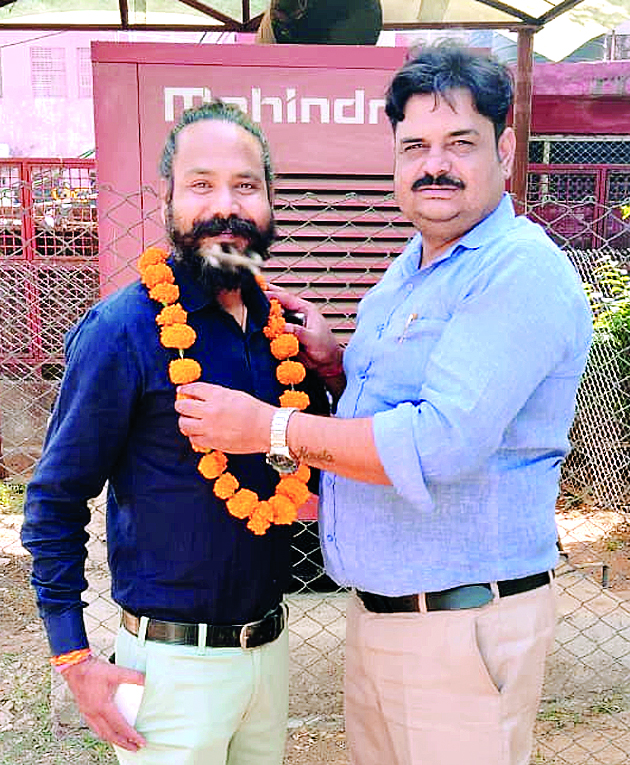 मौजीशंकर सैनी को नगर निगम अध्यक्ष बनने पर भव्य स्वागत कर दी गई बधाई