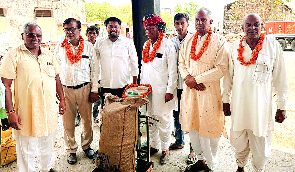 चाकसू में सरकारी समर्थन मूल्य पर खरीद का हुआ शुभारंभ, किसानों ने चना बेचने में दिखाई रुचि