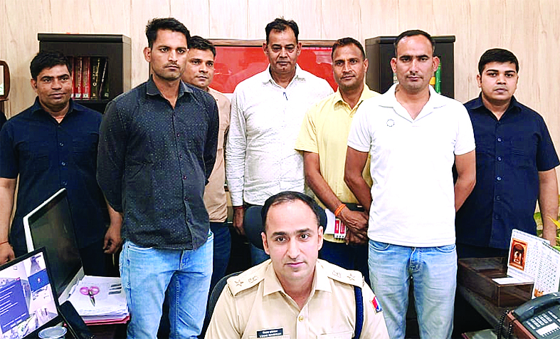 करीब 13 करोड़ रुपए की धोखाधड़ी के मामले में फरार इनामी आरोपी को पुलिस ने किया गिरफ्तार