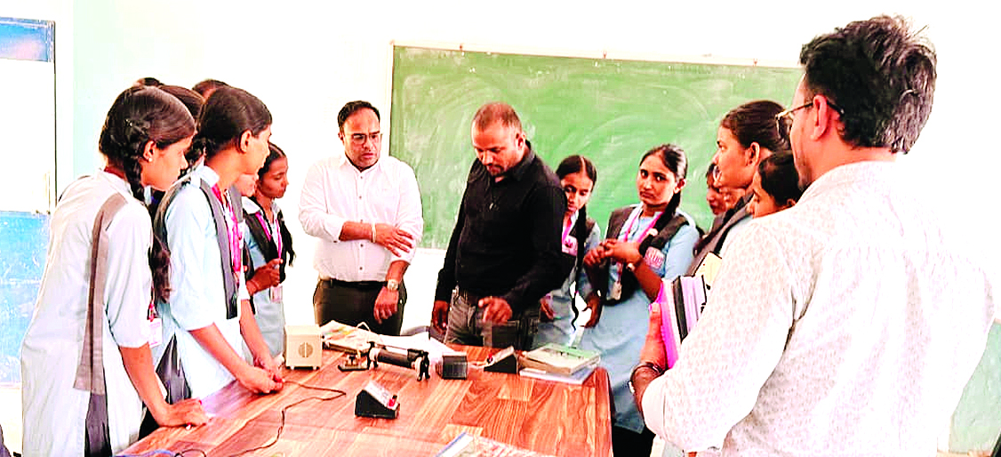 पीएमश्री विद्यालय जुुंजानी बना जिले में मिसाल, सीएओ अतुल खण्डेलवाल ने की व्यवस्थाओं की सराहना