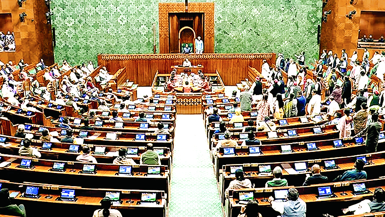 महिला आरक्षण बिल पर संसद में टकराव, 251 बनाम 185 वोट से पेश हुआ विधेयक