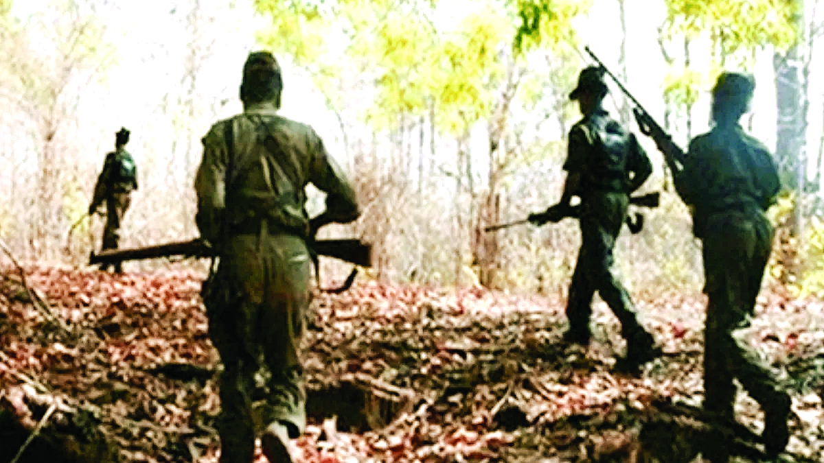 42 कैडरों के आत्मसमर्पण के साथ सशस्त्र माओवाद से मुक्त हुआ तेलंगाना