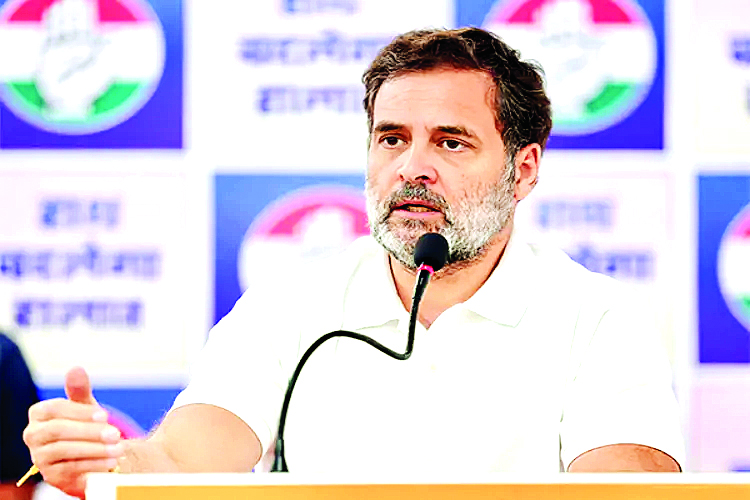 बच्चों ने रात-रात भर जागकर पढ़ाई की और बदले में मिला, पेपर लीक, सरकारी लापरवाही और शिक्षा में संगठित भ्रष्टाचार":  राहुल गांधी