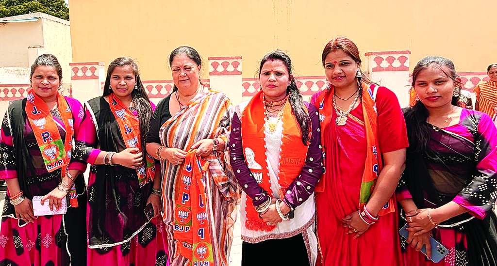 नारी शक्ति वंदन’ कार्यक्रम में मंच पर सिर्फ महिलाएं, राजे ने जताया पुरुषों का आभार