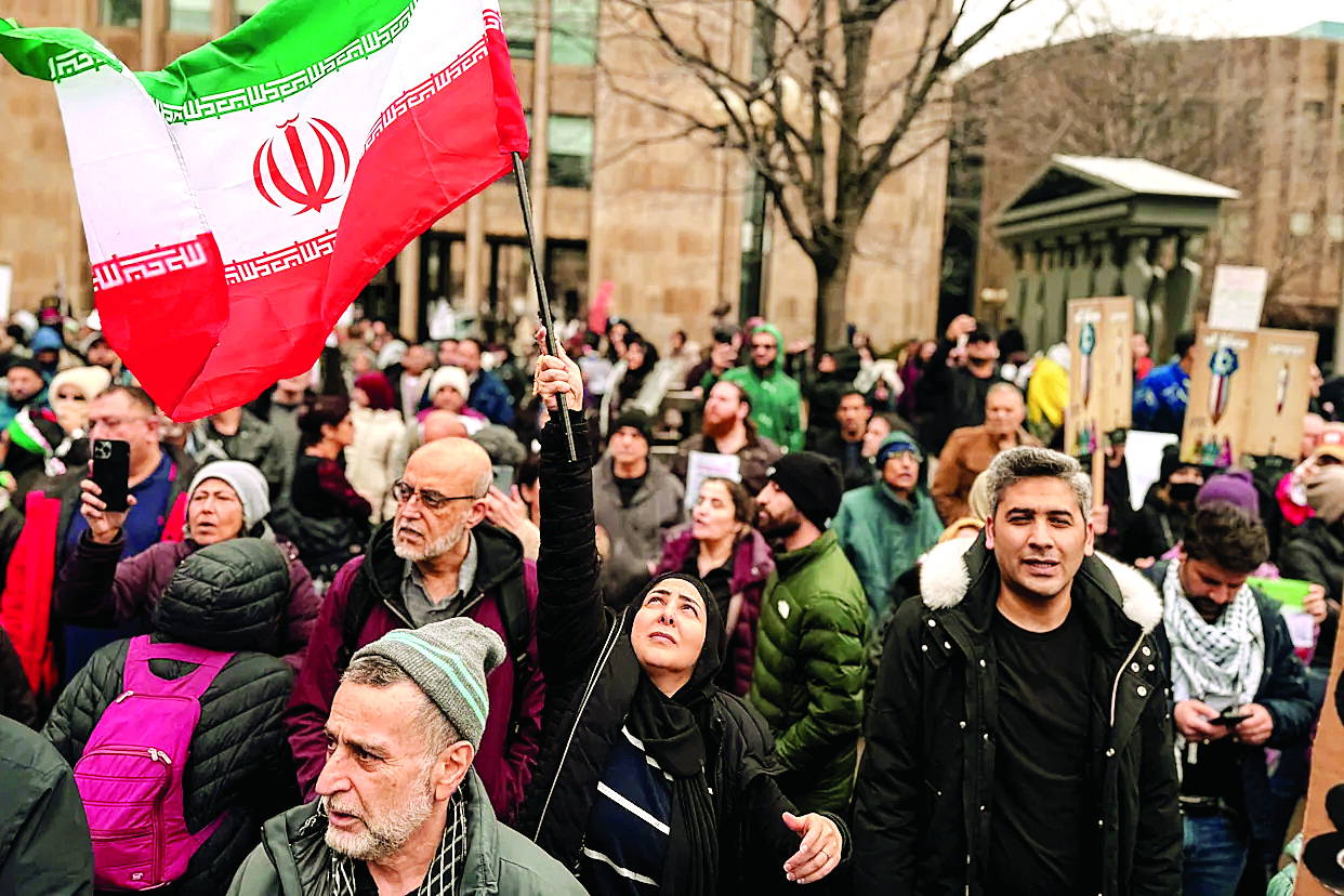 ईरान में रोजमर्रा की जिंदगी खराब, घरेलू सामानों के लिए तरसे लोग