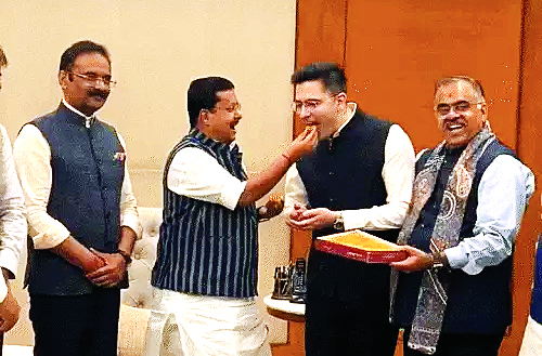 उपराष्ट्रपति ने आप के सात सांसदों को भाजपा में विलय की दी मंजूरी, आप अब तीन सांसदों पर ही सिमटी