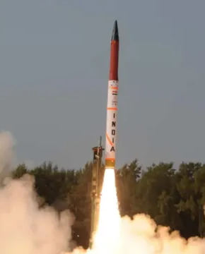 मिसाइल क्षेत्र में इंडिया की ऊंची उड़ान: भारत ने MIRV तकनीक से लैस उन्नत अग्नि मिसाइल का सफल परीक्षण कर अपनी रणनीतिक ताकत का प्रदर्शन किया